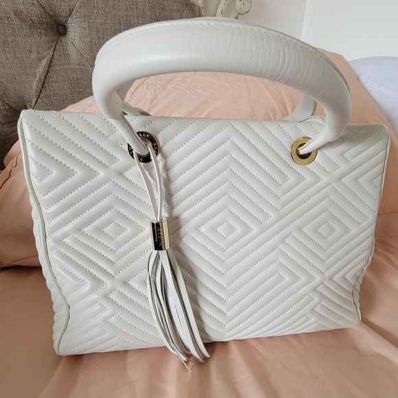 BALLY Manuela Diamond Quilted Handbag White Leather with Logo Tassel Charm - Picture 5 of 16